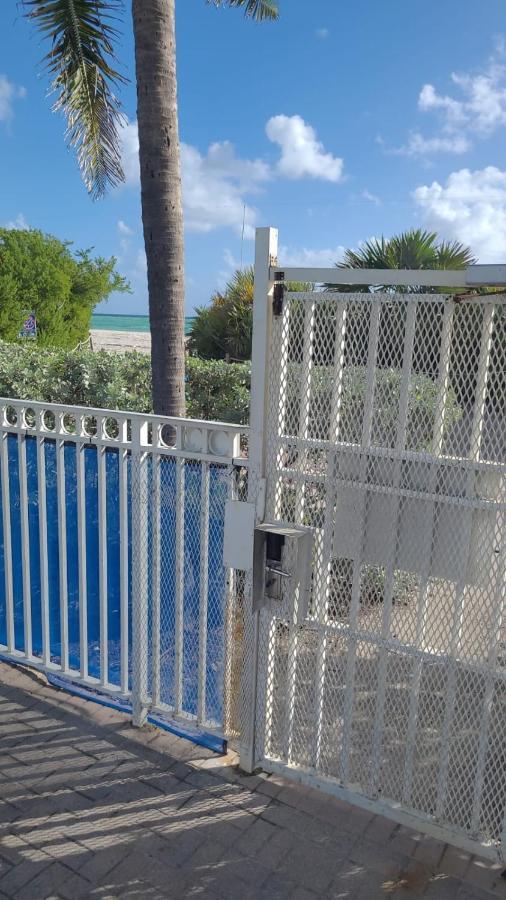 Sherry Frontenac Oceanfront Miami Beach Exterior photo