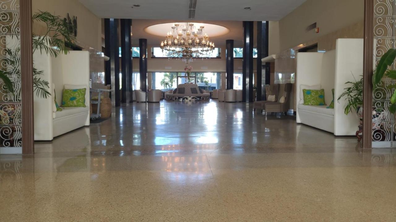 Sherry Frontenac Oceanfront Miami Beach Exterior photo