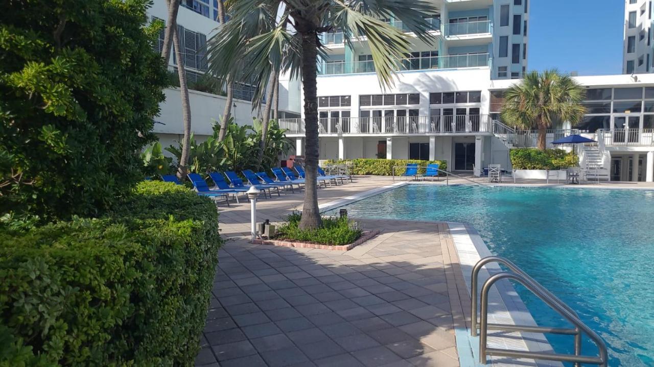 Sherry Frontenac Oceanfront Miami Beach Exterior photo