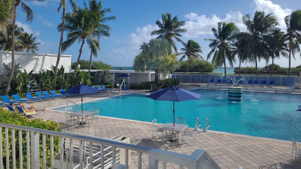 Sherry Frontenac Oceanfront Miami Beach Exterior photo