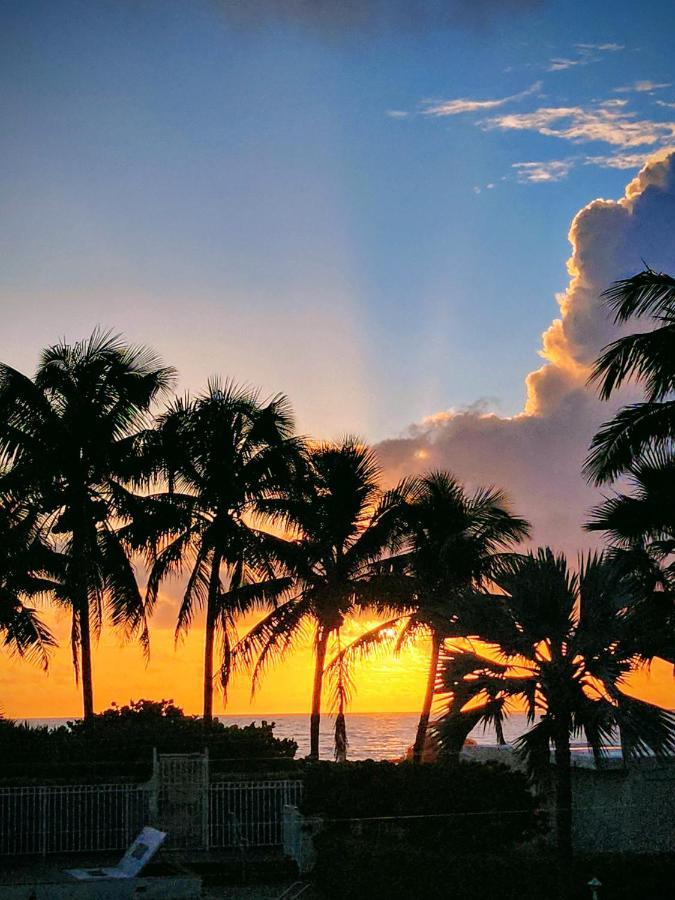 Sherry Frontenac Oceanfront Miami Beach Exterior photo