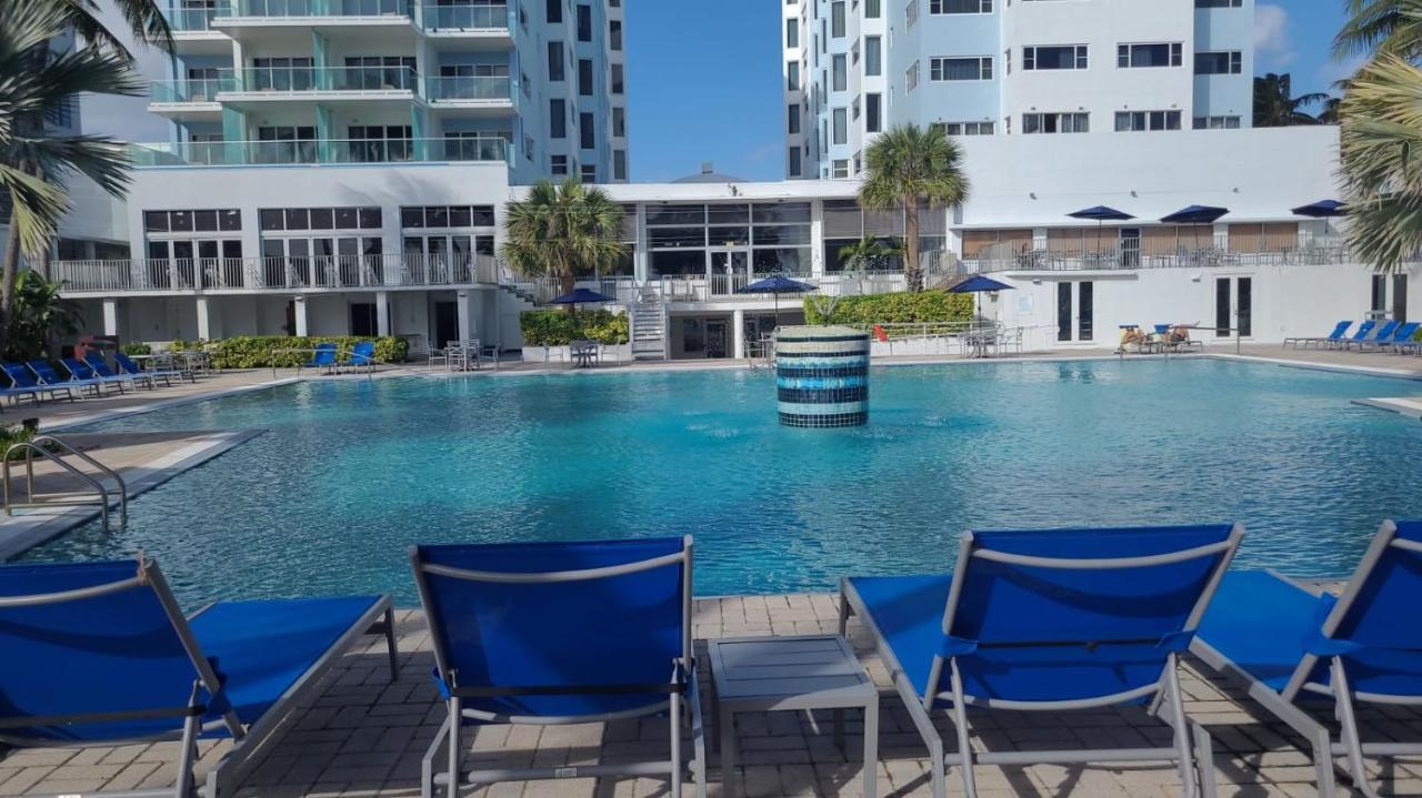 Sherry Frontenac Oceanfront Miami Beach Exterior photo